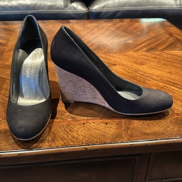 EUC Stuart Weitzman Aloha Wedge - Picture 2 of 5
